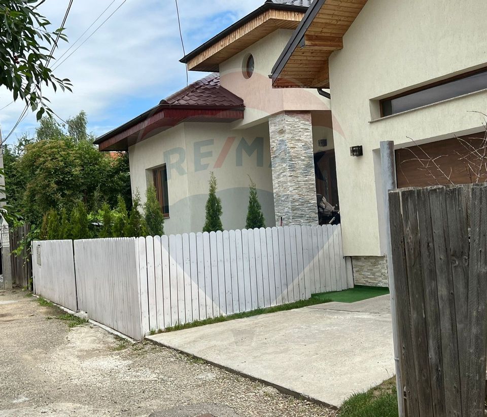 Casă / Vilă cu 4 camere de vânzare în zona Nord