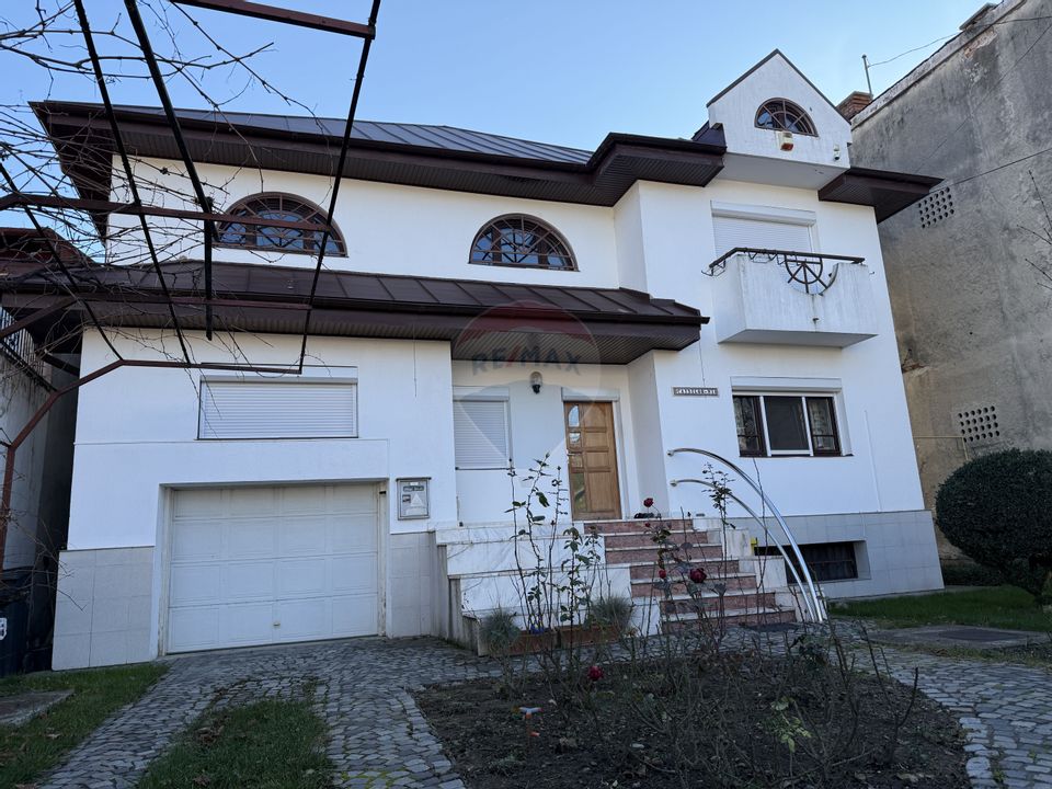 Casa pe strada Caisilor in Bacau de INCHIRIAT - ULTRACENTRAL -