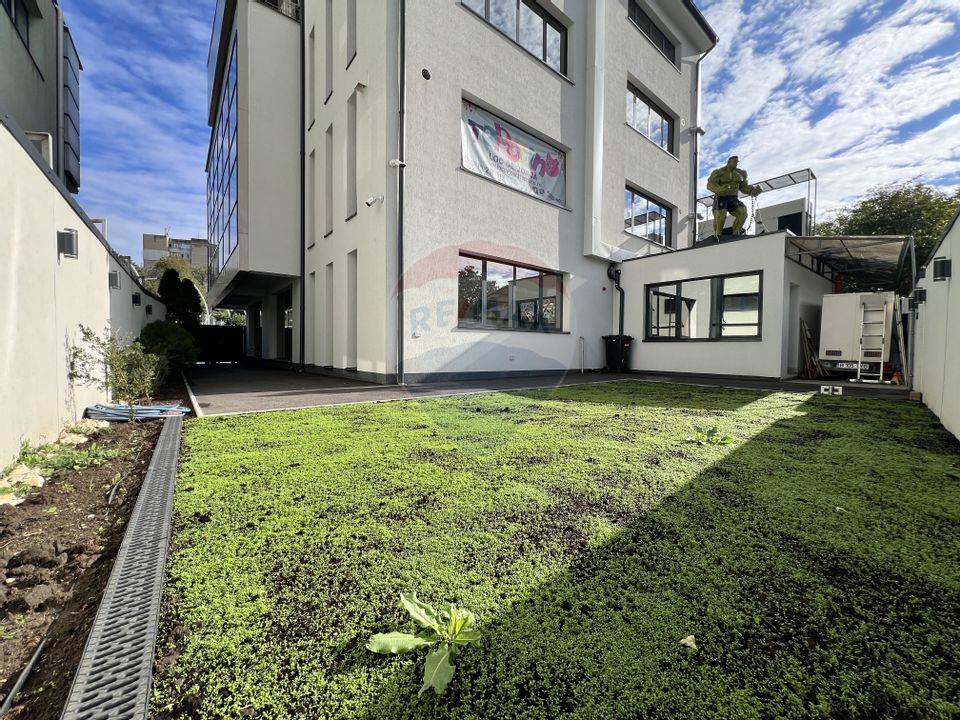 Spațiu comercial modern de închiriat / 2 locuri de parcare