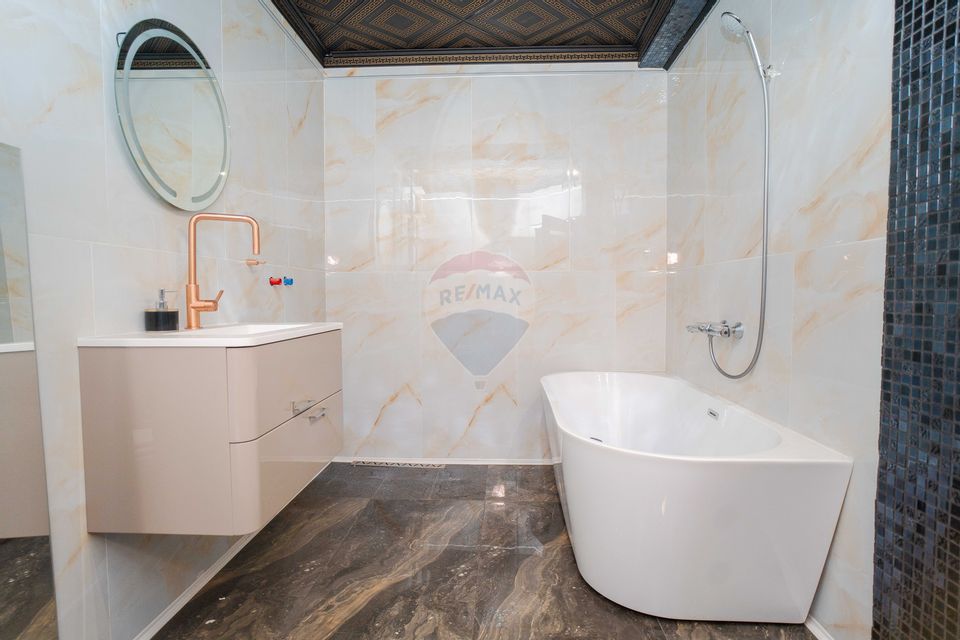 CLADIRE COMERCIALA CU SPATII OPEN SPACE