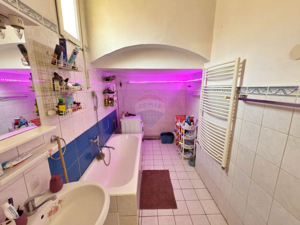 Apartament cu 2 camere de vânzare în zona Ultracentral