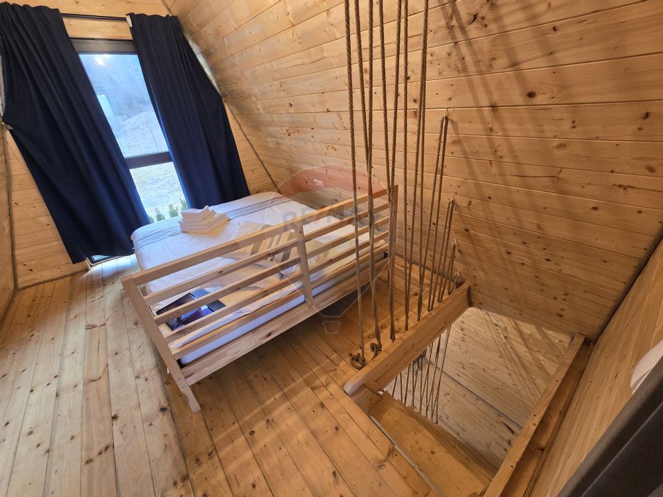 Proprietate Specială în Gura Râului, Sibiu – Două Cabane A-Frame