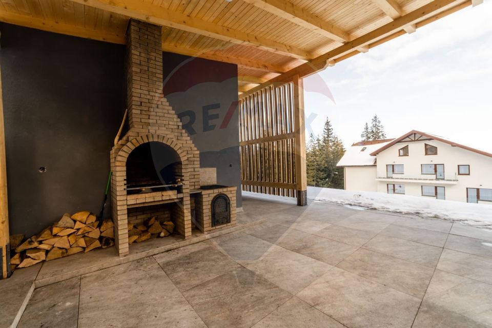 22 room Hotel / Pension for sale