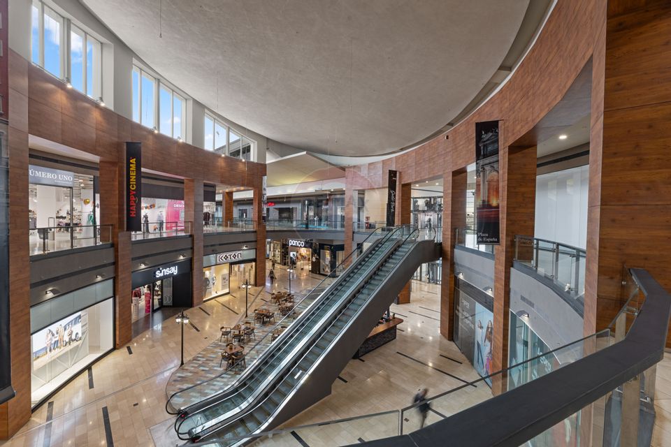 Închiriere spații comerciale flexibile în Agora Mall, de la 15 €/mp
