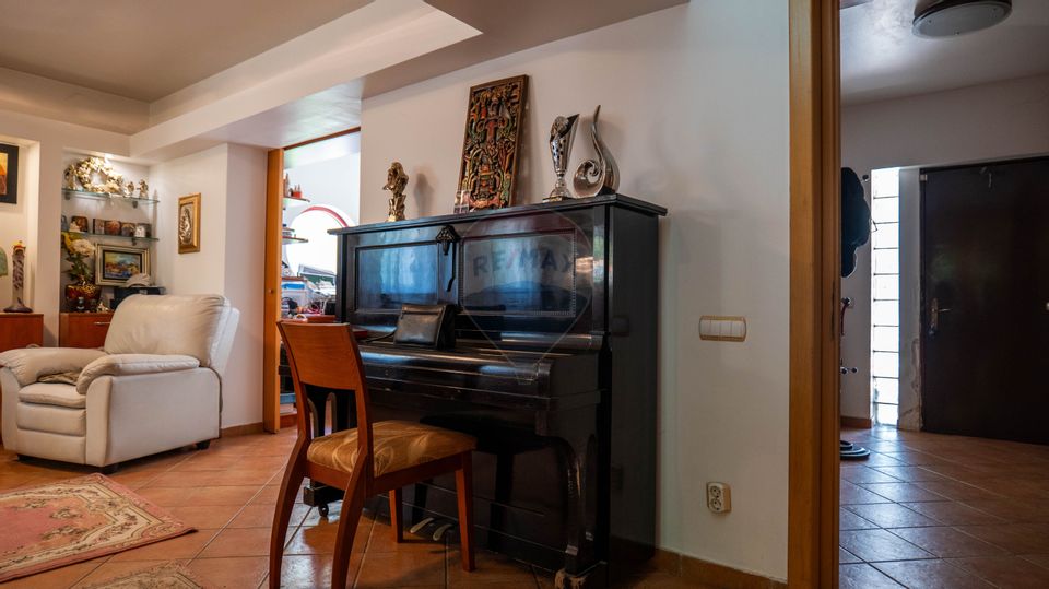 7 room House / Villa for sale