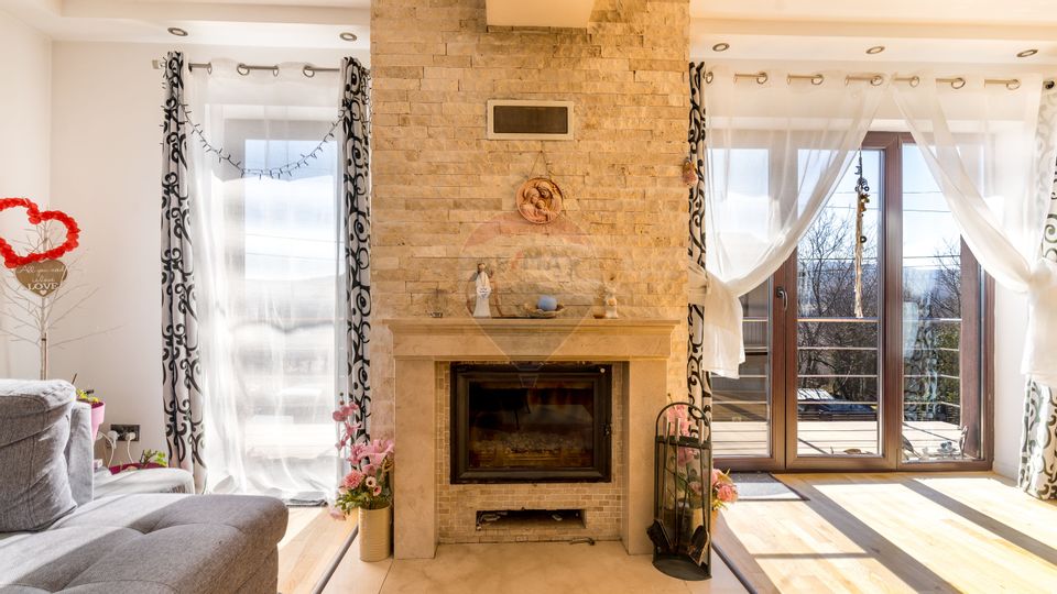 Casa de vanzare, 5 camere, zona Baciu