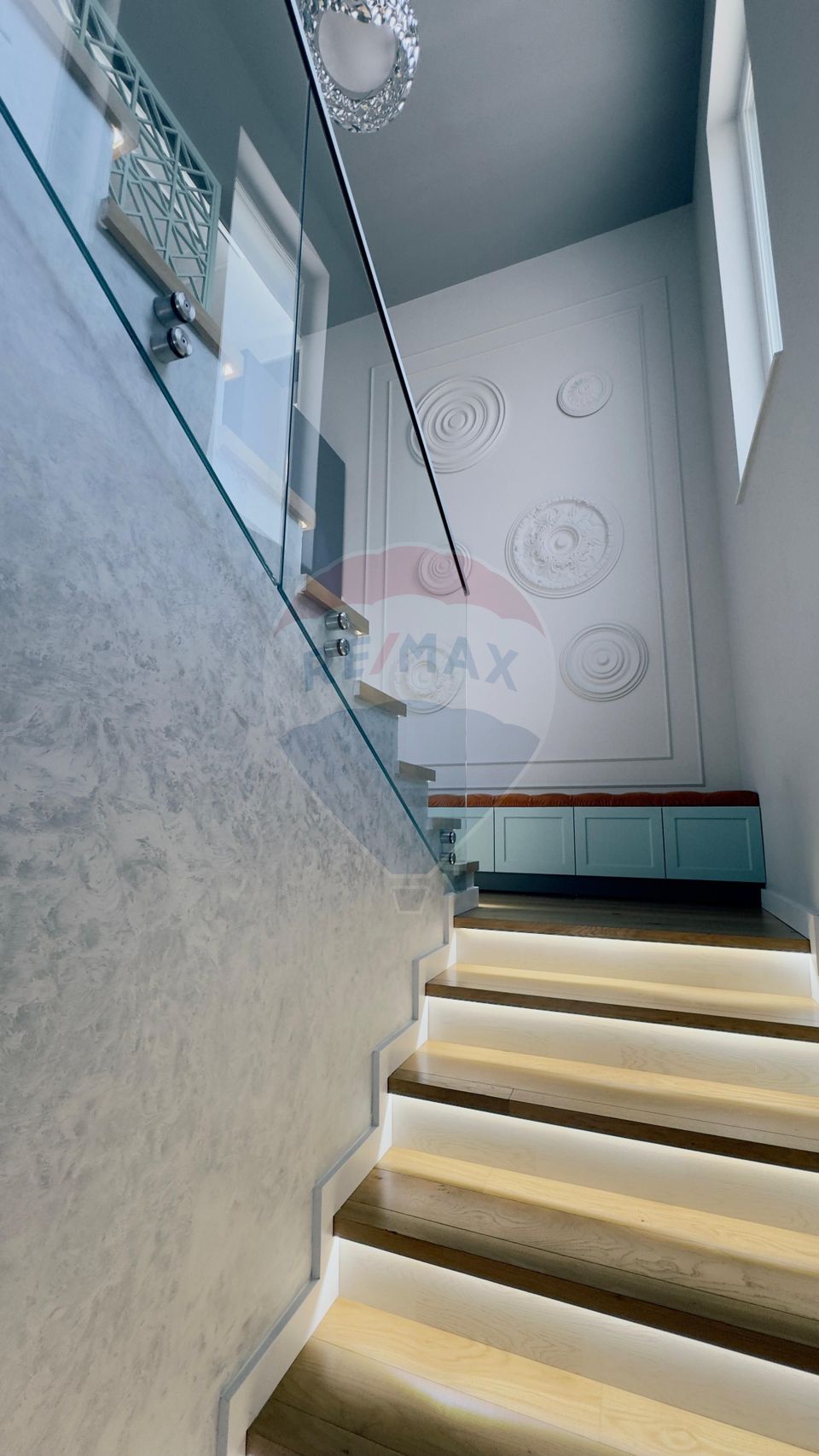 Proprietate premium în Filiași, locuință de lux cu spații comerciale