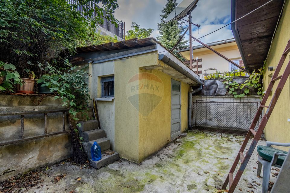 Casă individuală cu două unități locative. Zona Horia–Cloșca–Crișan