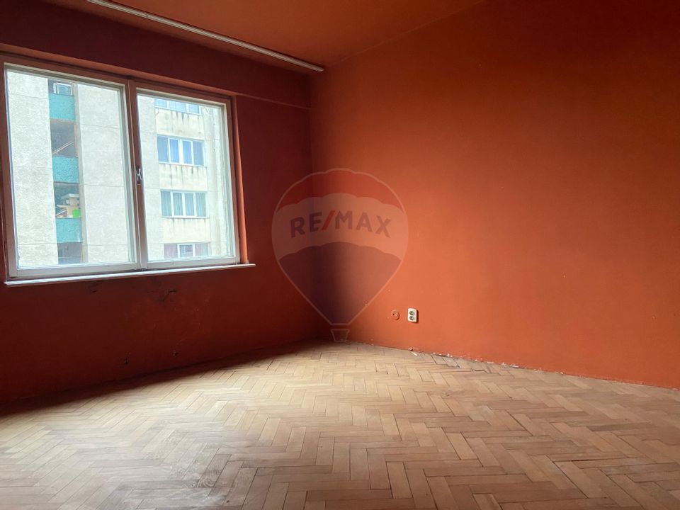 Apartament cu 3 camere de vânzare în zona 1 Decembrie 1918