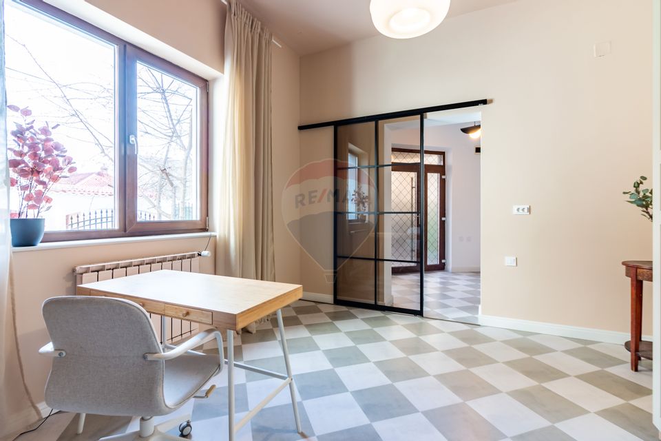 Casă individuala în Aviatiei, adiacent Bulevardul Aerogarii, 4xparcare