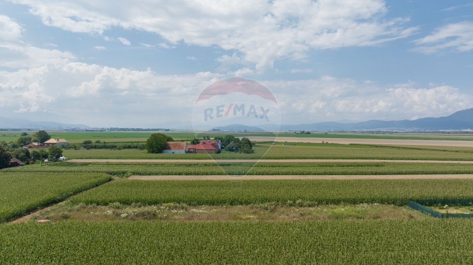 Teren de 1100 mp de vânzare în Stupini