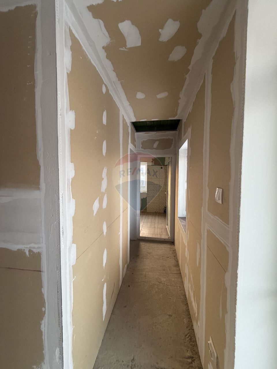 Casă cu teren generos de 1.179 mp, Fierbinți, Târg