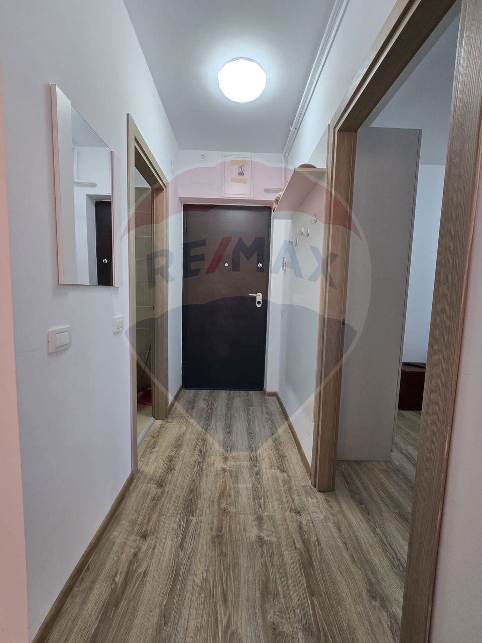 DE VANZARE Apartament cu 3 camere CLUB LAC SNAGOV
