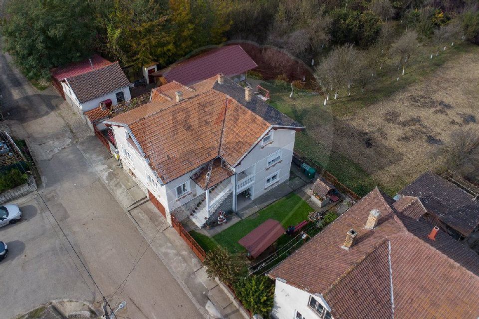 8 room House / Villa for sale