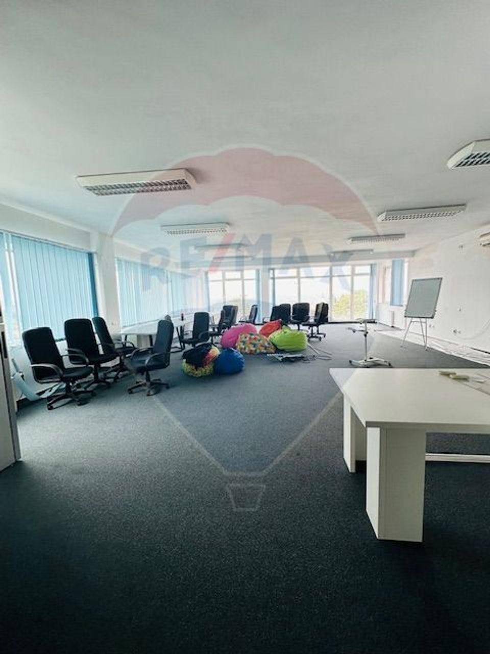 140sq.m Office Space for rent, Central area