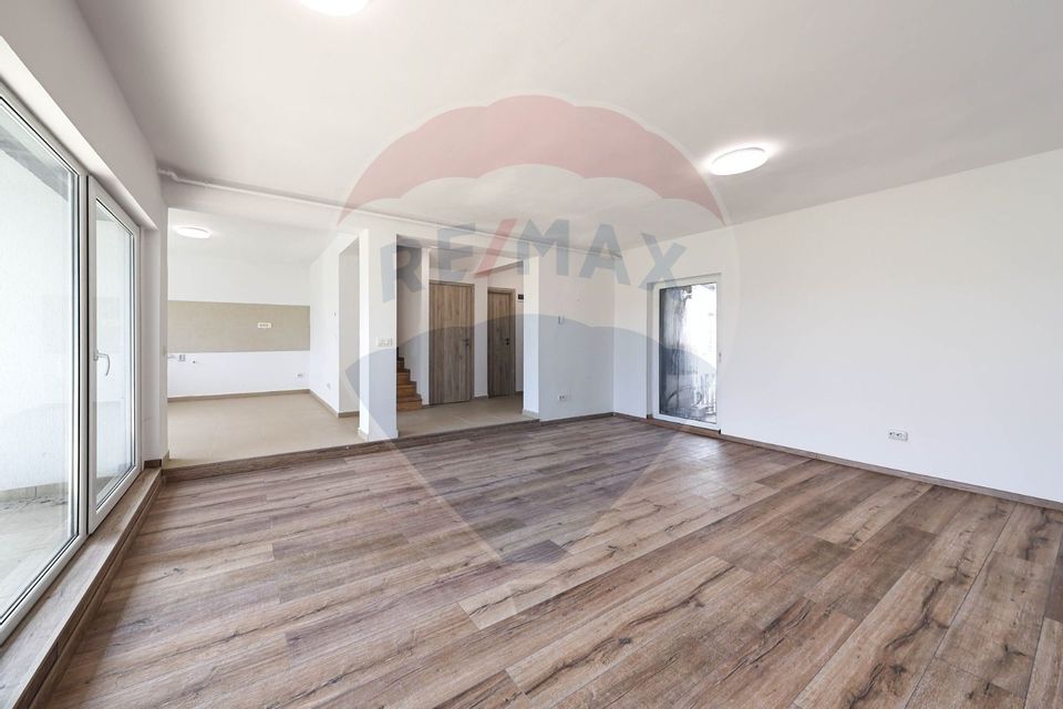 4 room House / Villa for sale