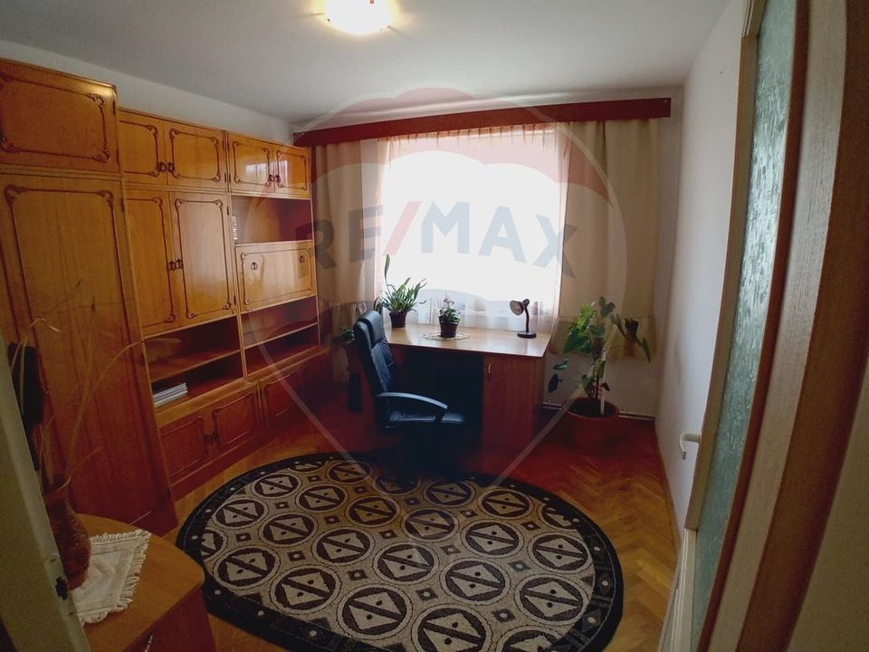 Apartament cu 3 camere