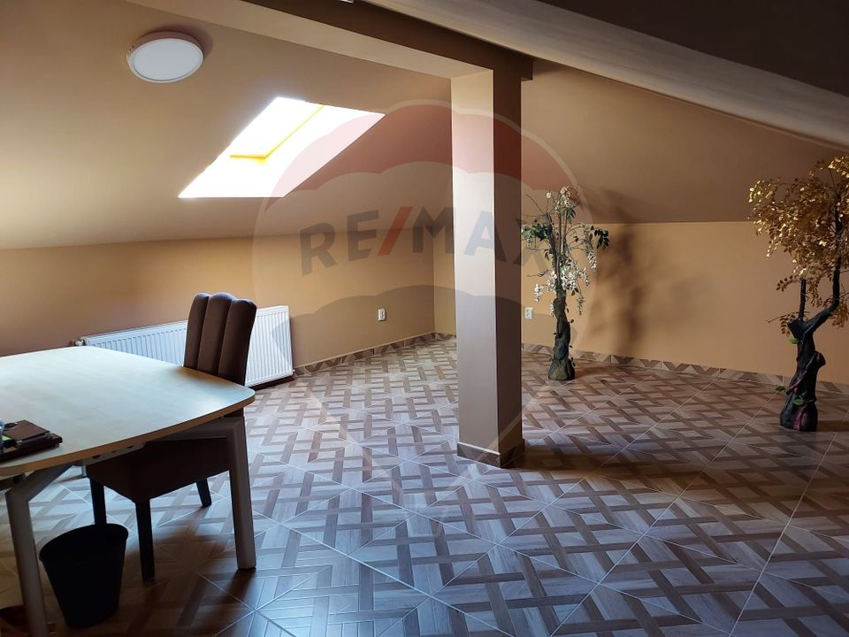 5 room House / Villa for sale