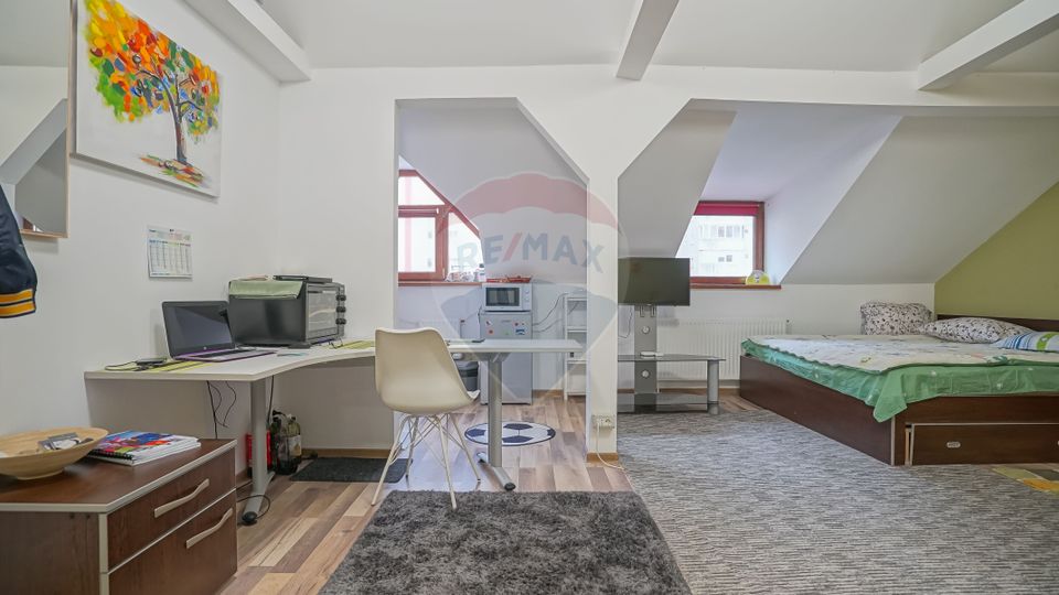 Casa multifunctionala, locuinta si destinatie comerciala Scriitorilor