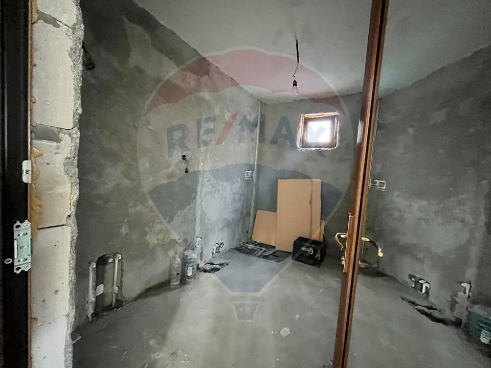 Investitie/Vanzare-  Vilă cu 5 camere la 45 minute de Bucuresti