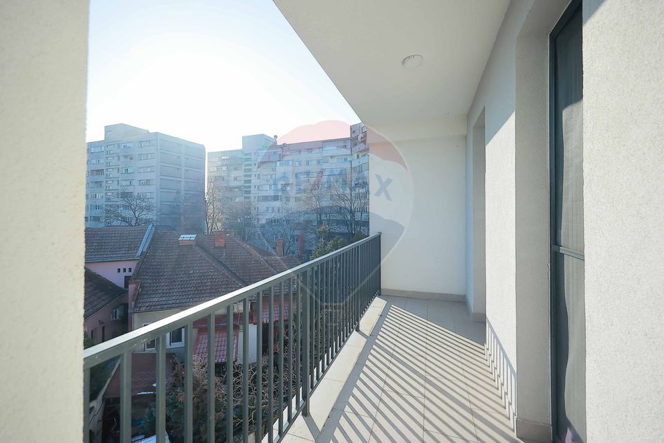 Apartament de închiriat cu 2 camere și parcare, ultracentral, Oradea