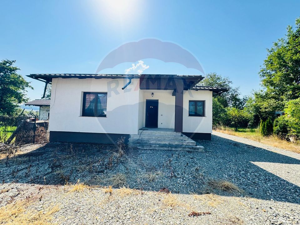 Casă / Vilă cu 4 camere de vânzare