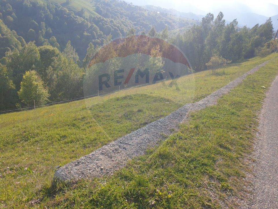 Teren extravilan, 2000 mp, Sat Peștera (com Moieciu)