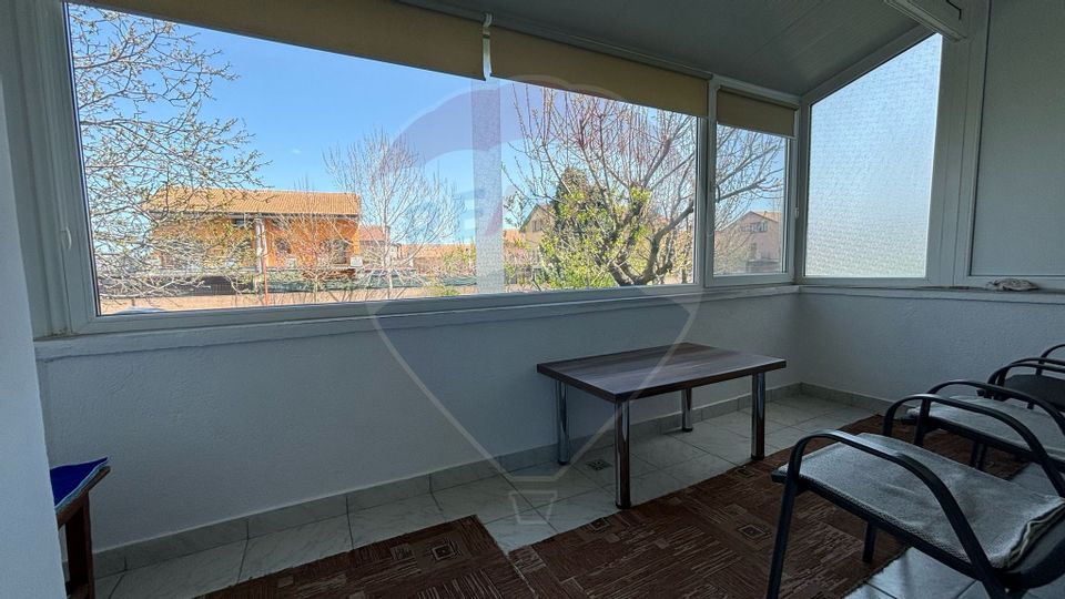 Apartament 2 camere de inchiriat-Faleza Nord in prima linie la mare