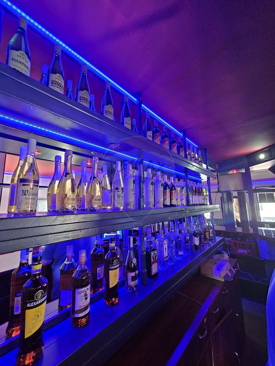 180sq.m Commercial Space for rent