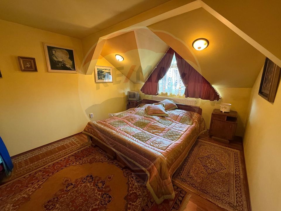 De vânzare  casǎ 5 camere și acces auto Ultracentral