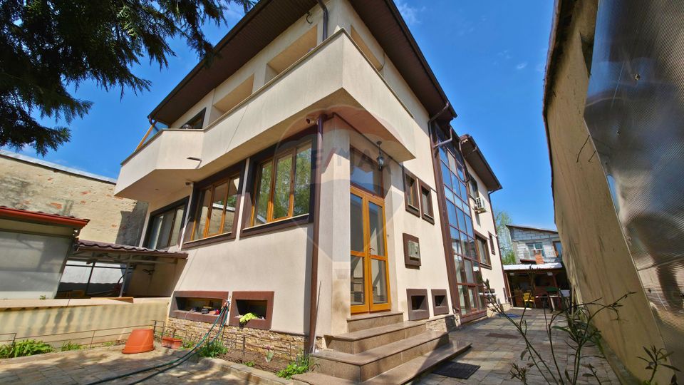 7 room House / Villa for sale, Giulesti area