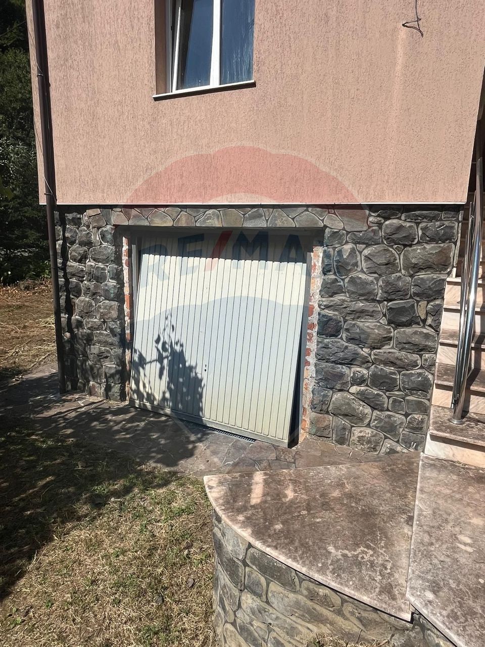 5 room House / Villa for sale