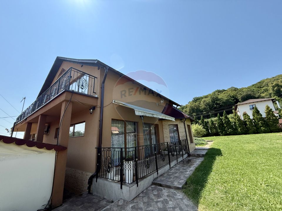 6 room House / Villa for sale