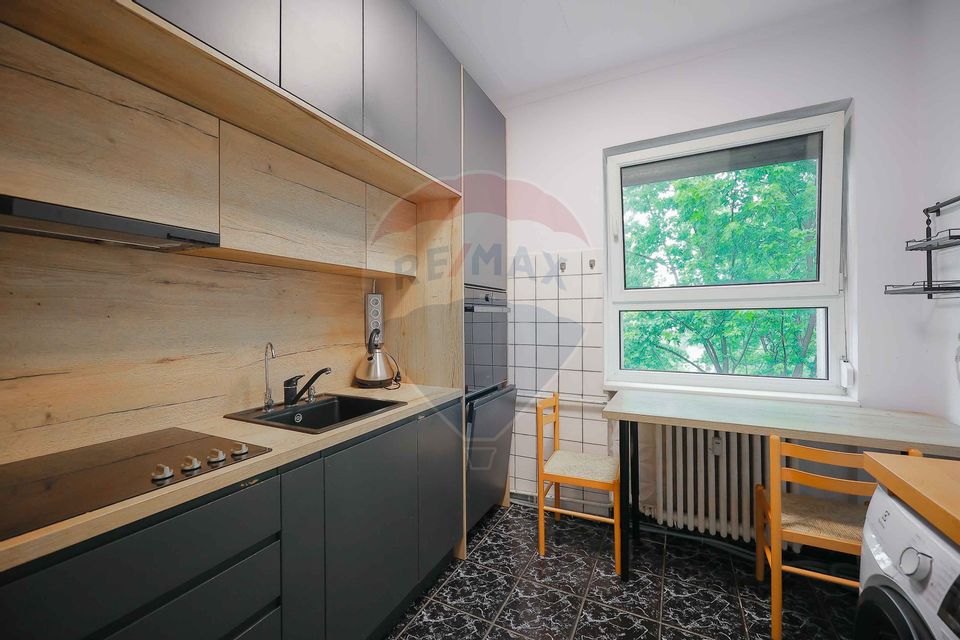 Apartament cu 3 camere de vânzare – ultracentral, vedere panoramică