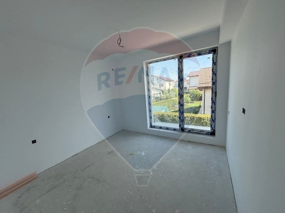 House for sale with 5 rooms and courtyard – Bragadiru