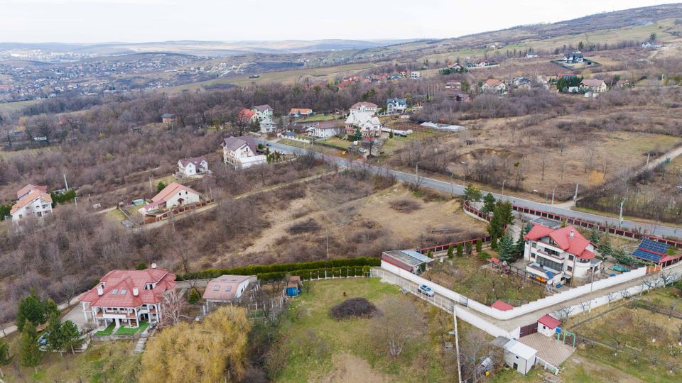 Teren 2,457 mp Iași / Șoseaua Bucium