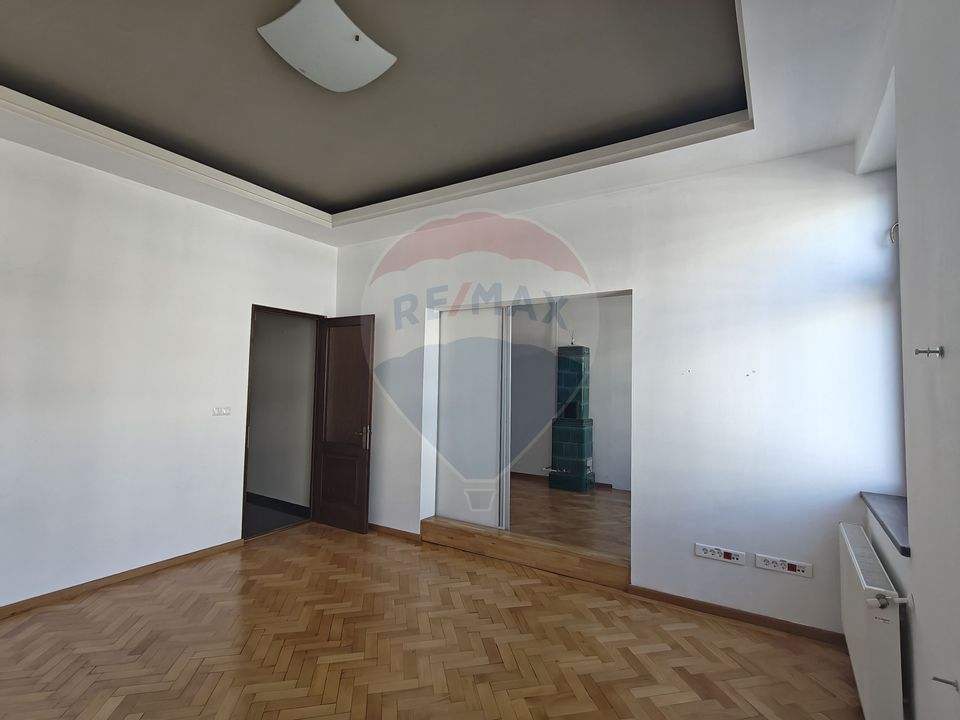 140sq.m Office Space for rent, Ultracentral area