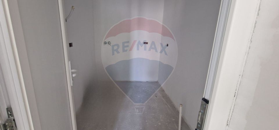 Corp cladire, 3 camere de vânzare, central, CABINET MEDICAL