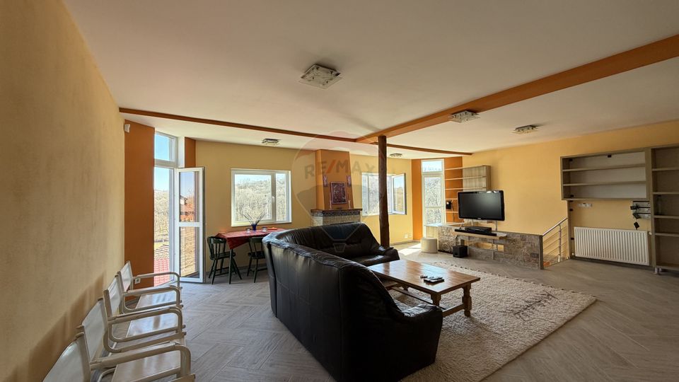 Casă cu vedere spectaculoasă - pentru locuit sau investiție turistică