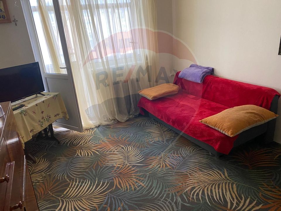 Apartament cu 3 camere de vânzare