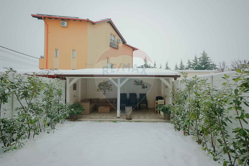 Casă de vânzare cu 4 camere în cartierul Beverly Hills, Sânmartin