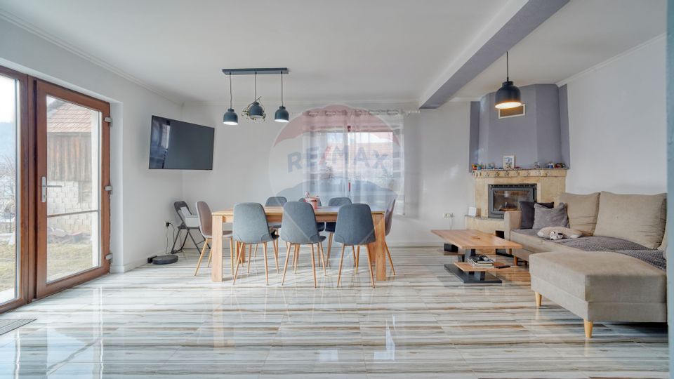5 room House / Villa for sale, Est area