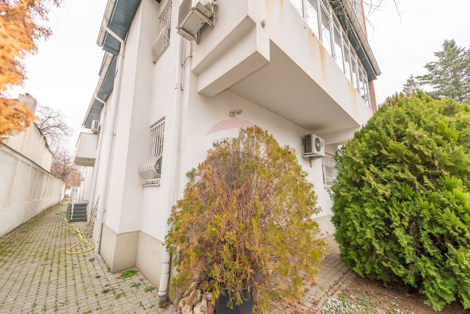 Apartment 3-4 rooms, ground floor villa 2009 Mosilor subway Obor