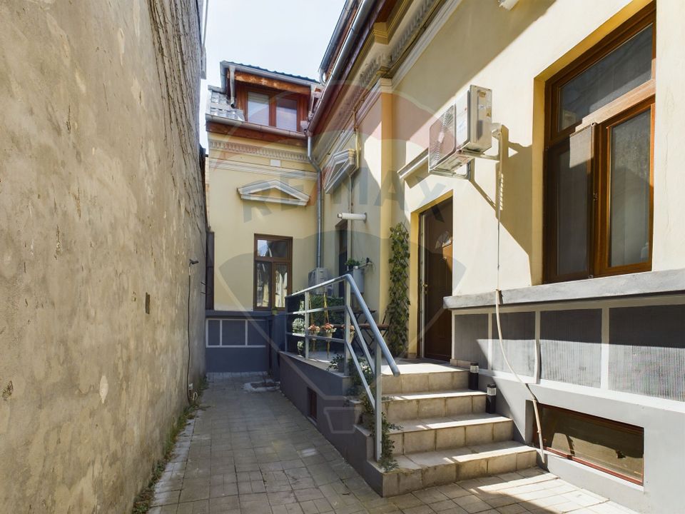 13 room House / Villa for sale, P-ta Victoriei area