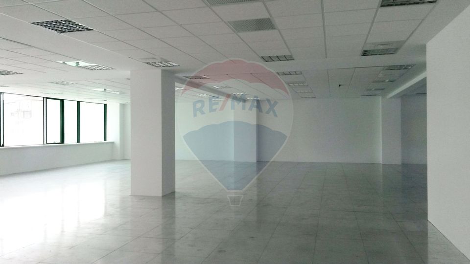 370sq.m Office Space for rent, Semicentral area