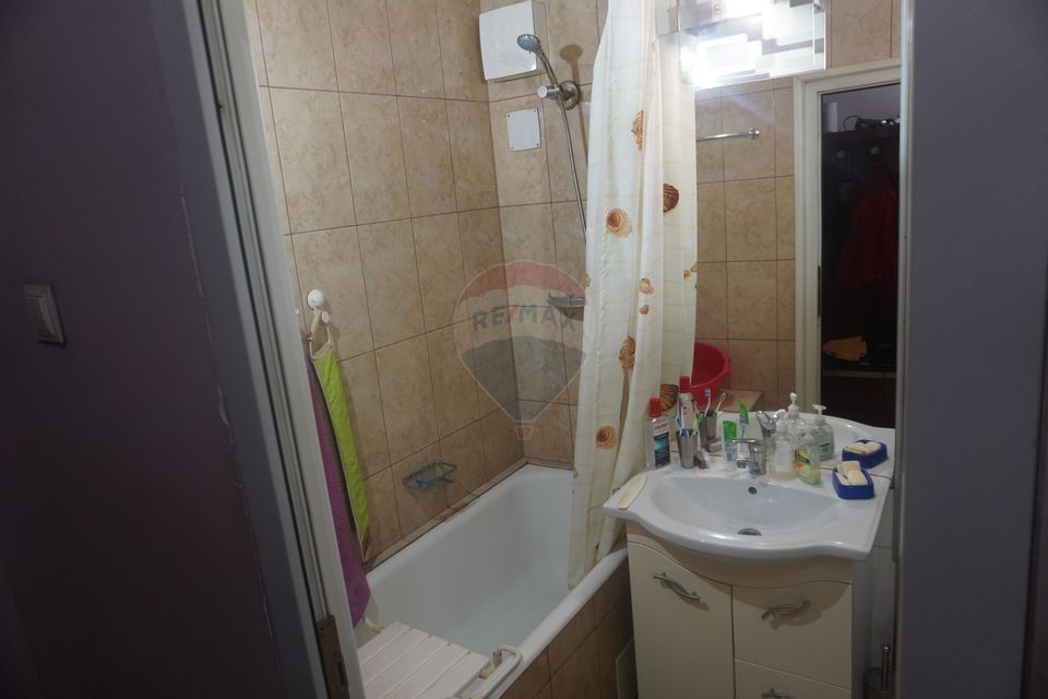 Apartament cu 3 camere de vânzare în zona Central