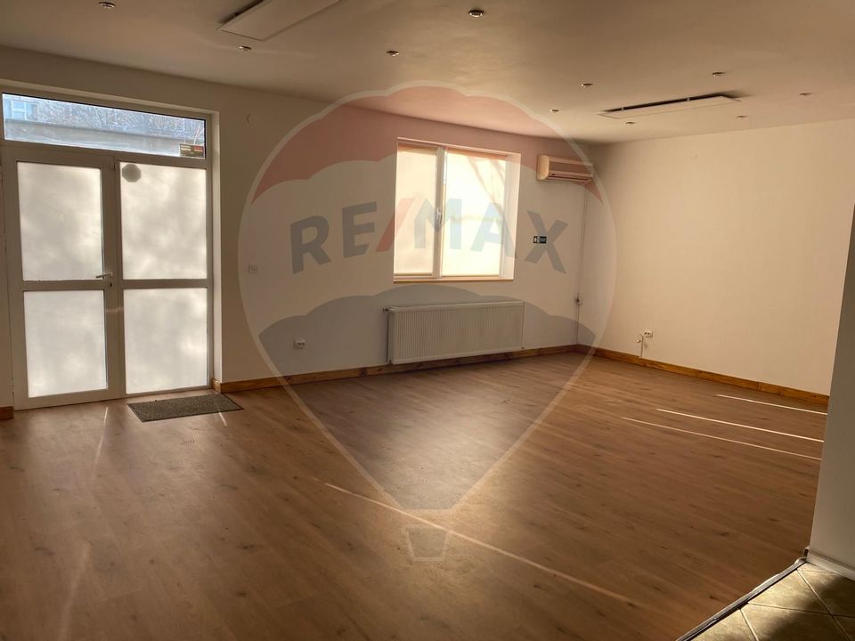 Ground floor + 1st floor for rent in villa – 220 sqm – Vitan Mall area