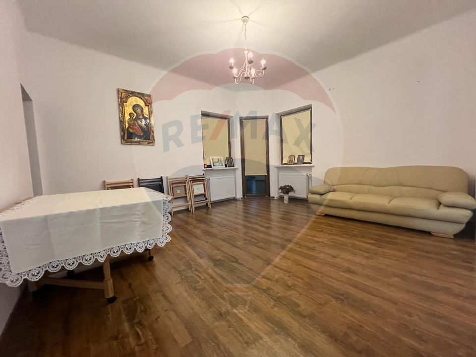 Duplex apartment with 4 rooms, separate entrance for sale Dacia Bd
