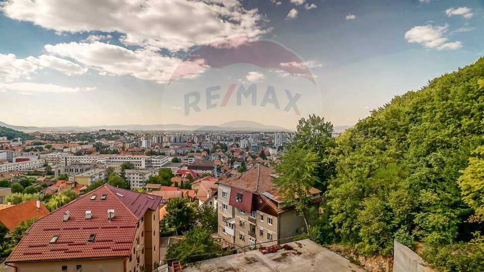 Apartament cu 3 camere de vânzare în zona Central
