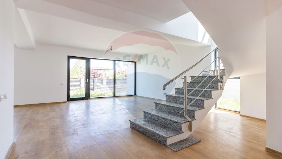 Casă / Vilă de vanzare cu 5 camere, adiacent Martha Bibescu, Mogosoaia